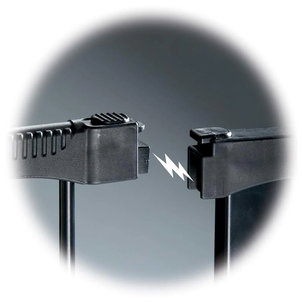 KidCo Auto Close Gateway - Black - Image 3