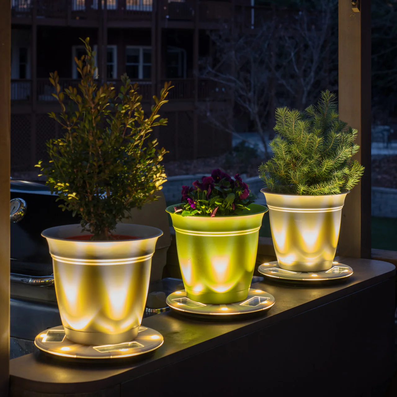 Solar LED Uplight Planter Base - White Finish - Gama Sonic - Image 6